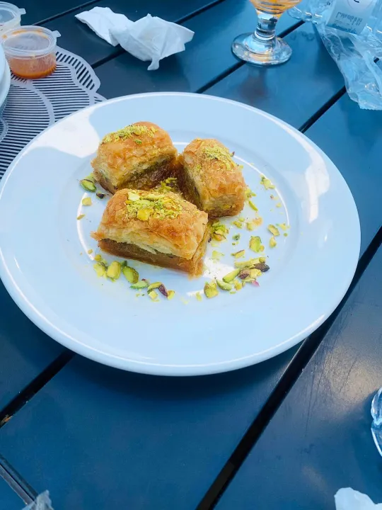 مطعم اطلالة احد ( مطعم وتراس وكافيه )