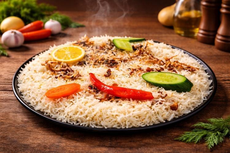 رز أبيض عنبر