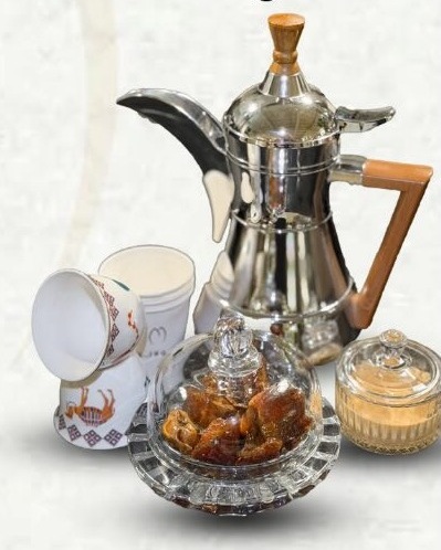 قهوة سعودية مع تمر وطحينة