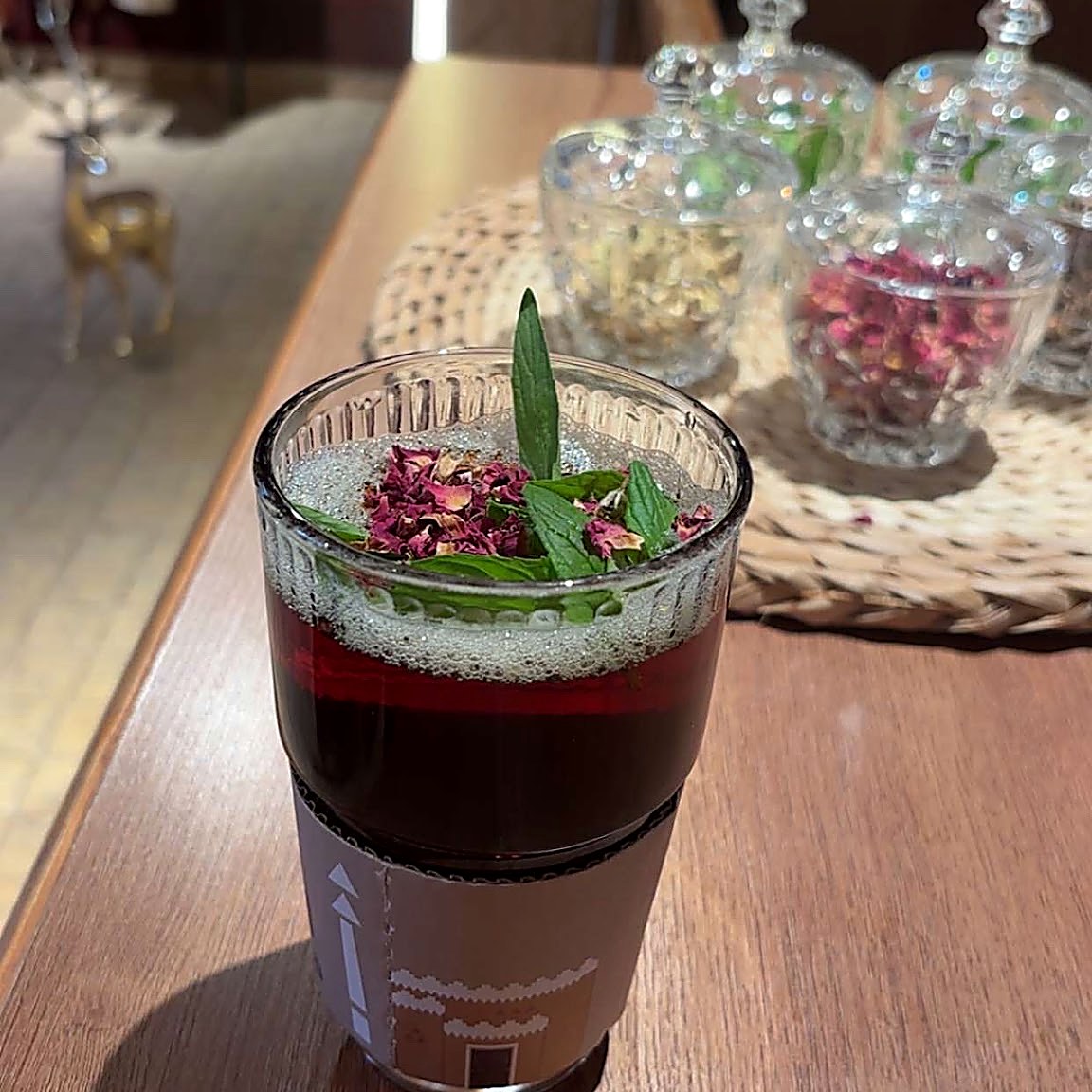 كركديه بالورد
